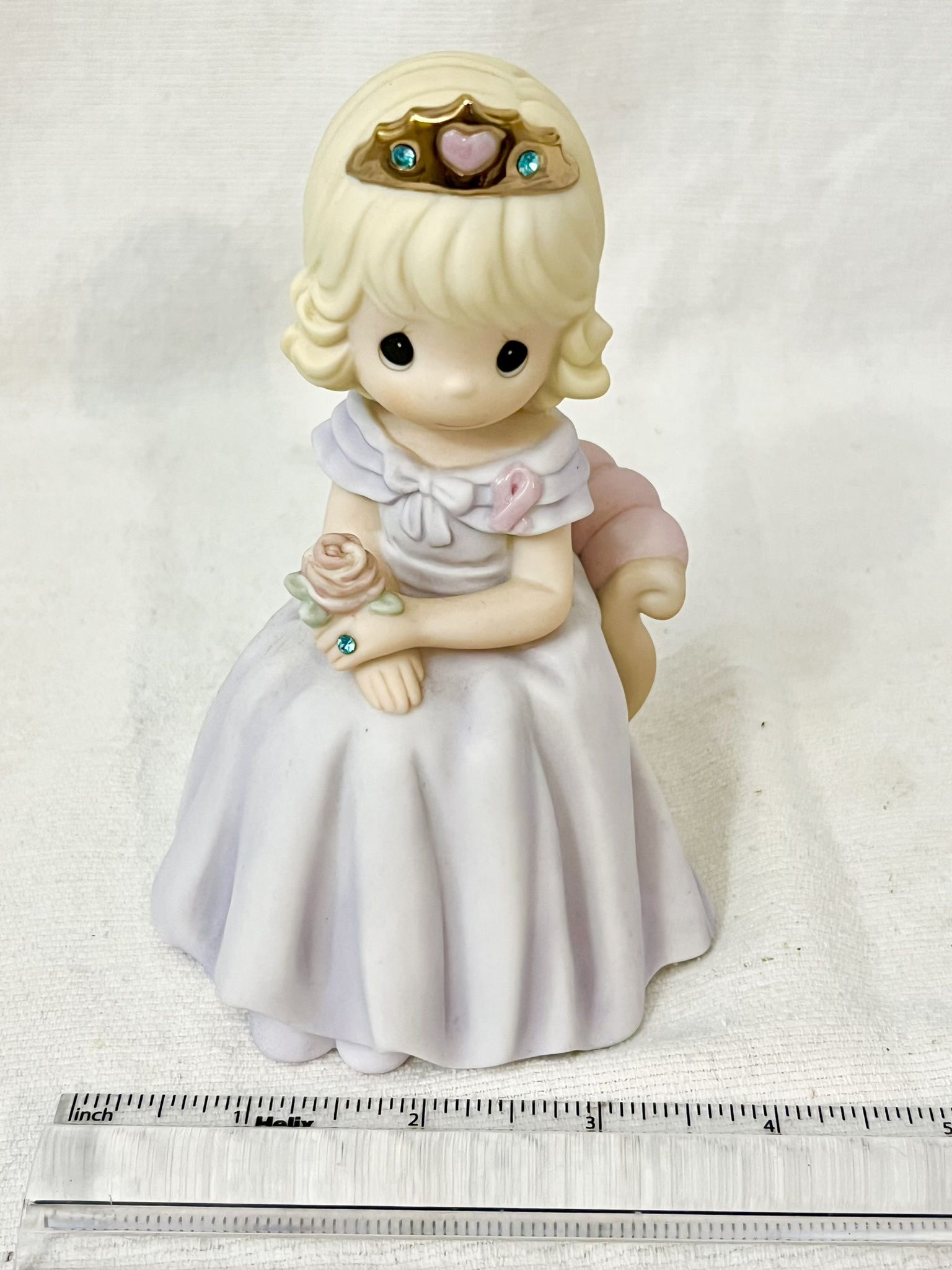 Precious Moments "Your Love Reigns Forever In My Heart" (contact info removed) Figurine