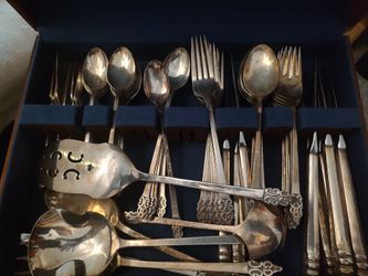 International Deep Silver 78 Pc Set