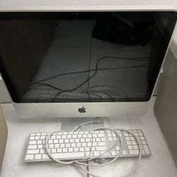 Apple Computer With Keyboard 
