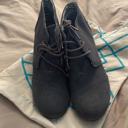 Toms - Gray Wedge  - Suede - New Size W10