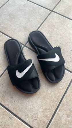 Nike Slides Sandals Size 11 Foam padded