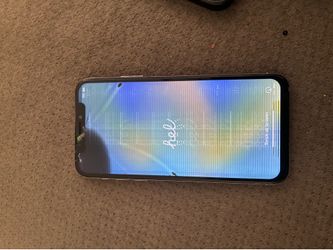 iPhone XS broken screen comes with case