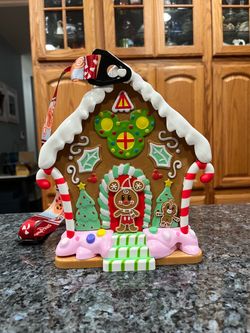 Disney Parks Disneyland Mickey & Minnie Gingerbread House Popcorn Bucket .  Brand new never used.