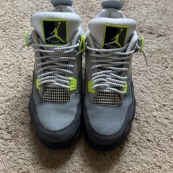 Jordan 4 Retro SE 95 Neon