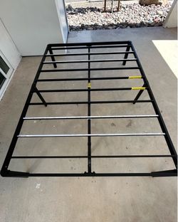 Metal Bed Frame: Full Size, Black