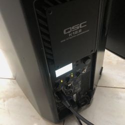🔊 QSC K12.2 Powered Speakers (Pair) - LIKE NEW 🔊  Selling a pair of QSC K12.2 2000W Powered Speakers – some of the best in the game! ✅ Super clean, 