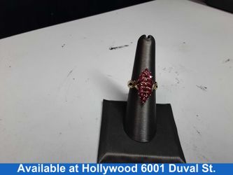Women's Ring - Yellow Gold 10k (.417) 2.8 grams Size 7.5