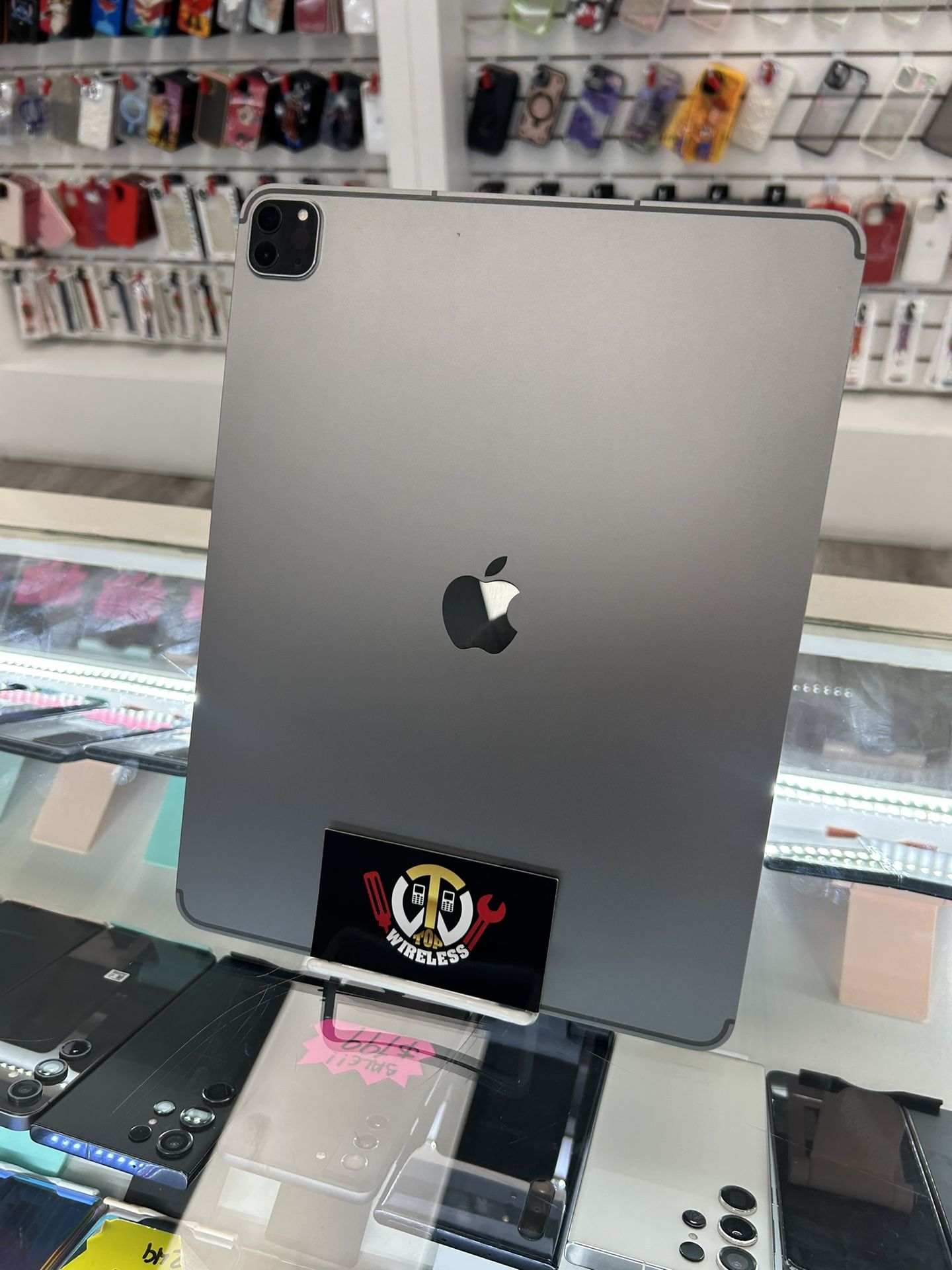 iPad Pro 12.9 Inch 128gb WiFi And LTE $50 Down Payment 