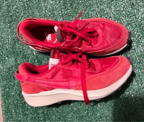 Women’s Nikes 71/2