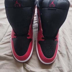 Jordan 1 mids Gym