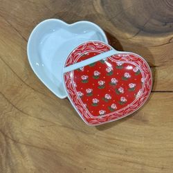 ❤️ Vintage Heart-Shaped Trinket Box • Red Floral Ceramic with Lid
