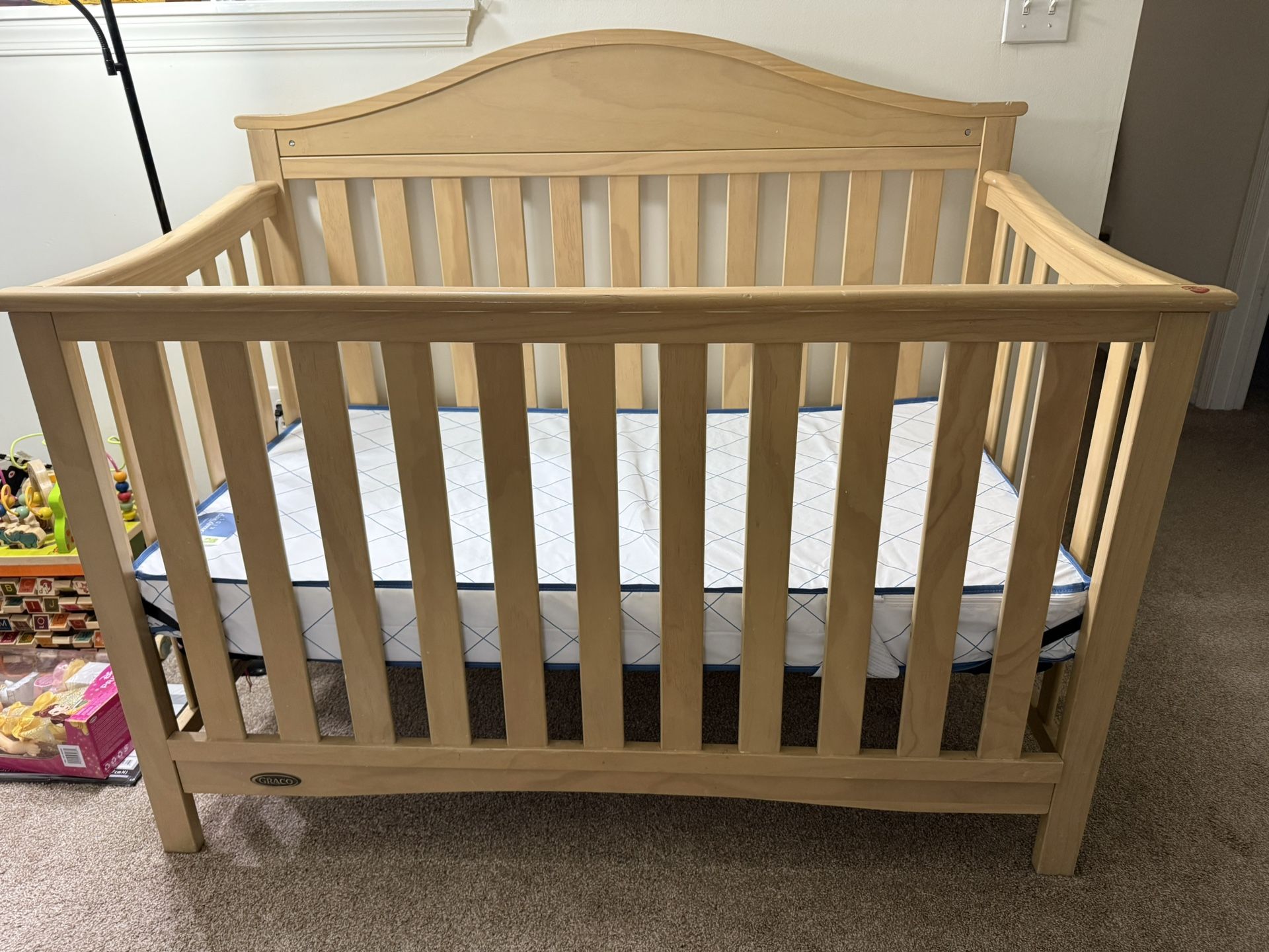 Graco Wooden Crib With Mattress