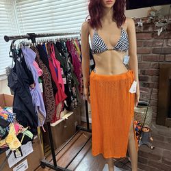 Skirt orange knit side -slit size large