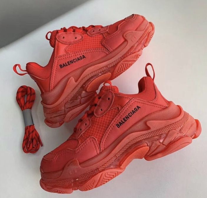 Balenciaga triple s🔥 hmu pre orders on my site only
