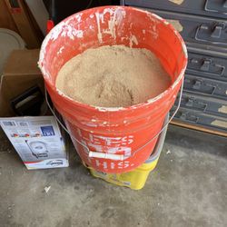 5 gallon container of Stucco mix