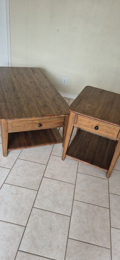 FREE wood "lift up" coffee and end table