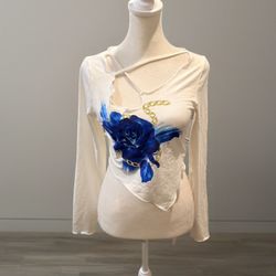 Women Long Sleeve With Blue Accent Flower 