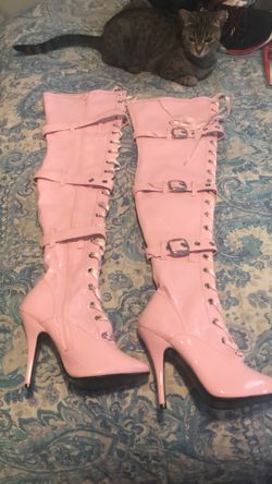 Women’s Powder pink pleaser seduce 3028. 5’heel size 6 thigh high boot