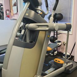Precor AMT 100I Adaptive Motion Trainer 