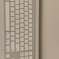 Apple Keyboard