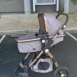 Multipurpose Stroller in Excellent Condition.  Bumper for baby Crib Included as a gift 