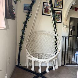 Knit Swing And Stand