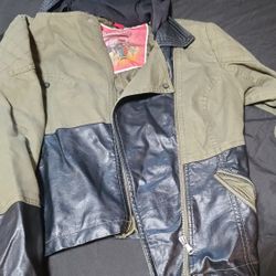SZ LG  B COLLECTIN ZIP UP JACKET WITH LEATHER ON PARTS