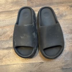 Yeezy Slides 