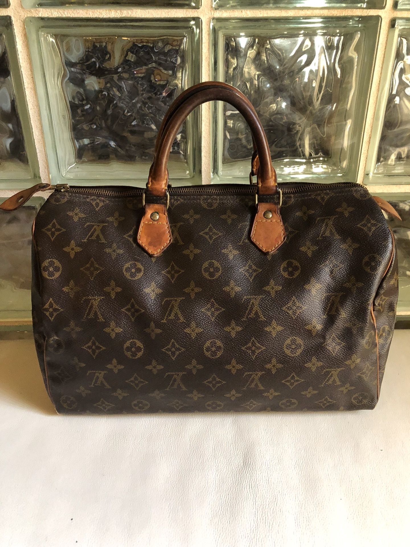 Vintage Louis Vuitton speedy 35