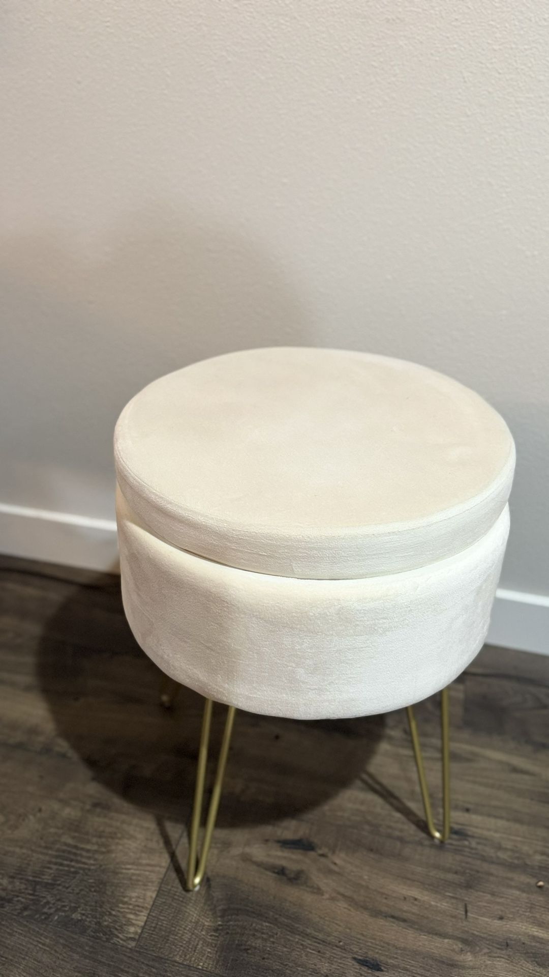 Velvet Vanity Stool with Storage – Cream White, Gold Legs