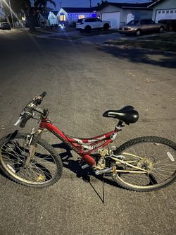 Mongoose Inland mountain bike