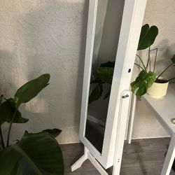Jewelry Mirror 