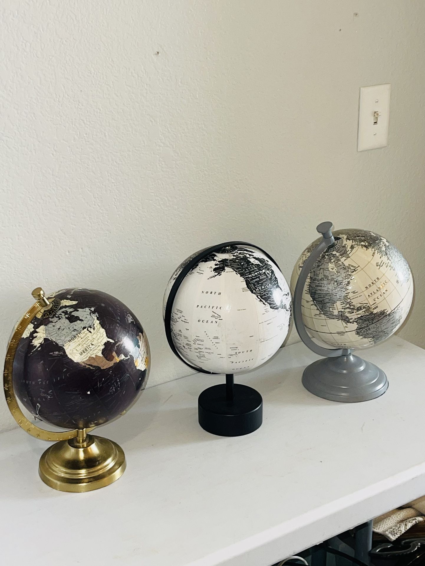 World Globe  earth Set Of 3 . 