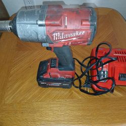 Milwaukee M18 FUEL 1/2" High Torque Impact Wrench
