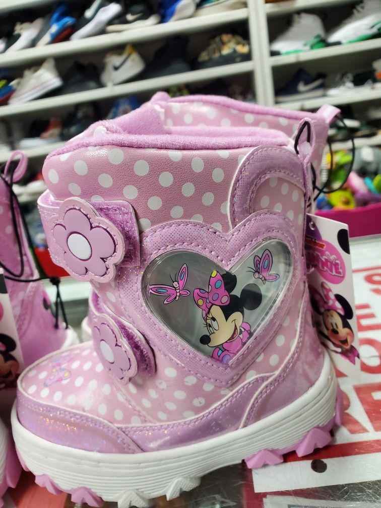 New Girl Snow Boots Size 12