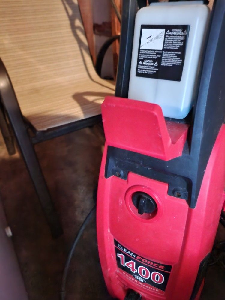 Clean Force 1400 Pressure Washer 