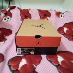 WMNS Air Jordan 12 Retro  Black Hyper Royal Size 6 