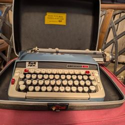 Smith Corona Classic 12 Type Writer 
