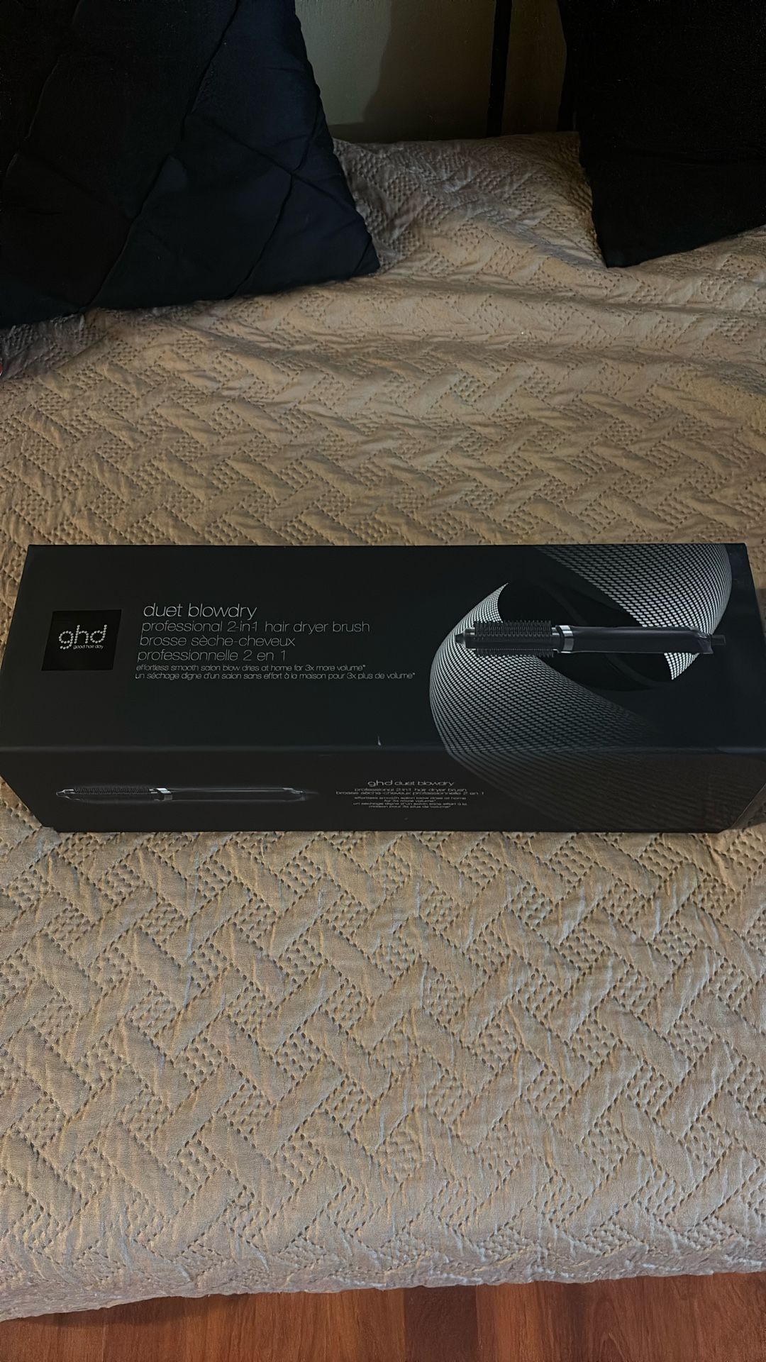 Selling for 200. Original price 400 (NEW)