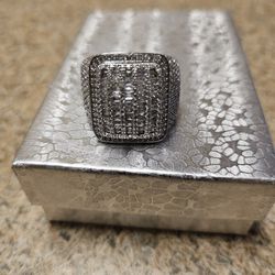 Stealing Silver  9.25 Ring ,1.50 Carrets