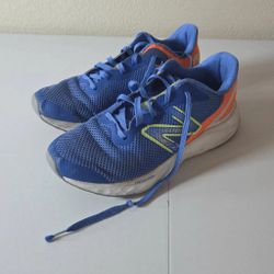 New Balance Fresh Foam Arishi V4 Lace Up Running Shoe Blue Orange Size 3.5 Kids Children's 
