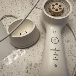 Clarisonic With 2 Free Brush Heads