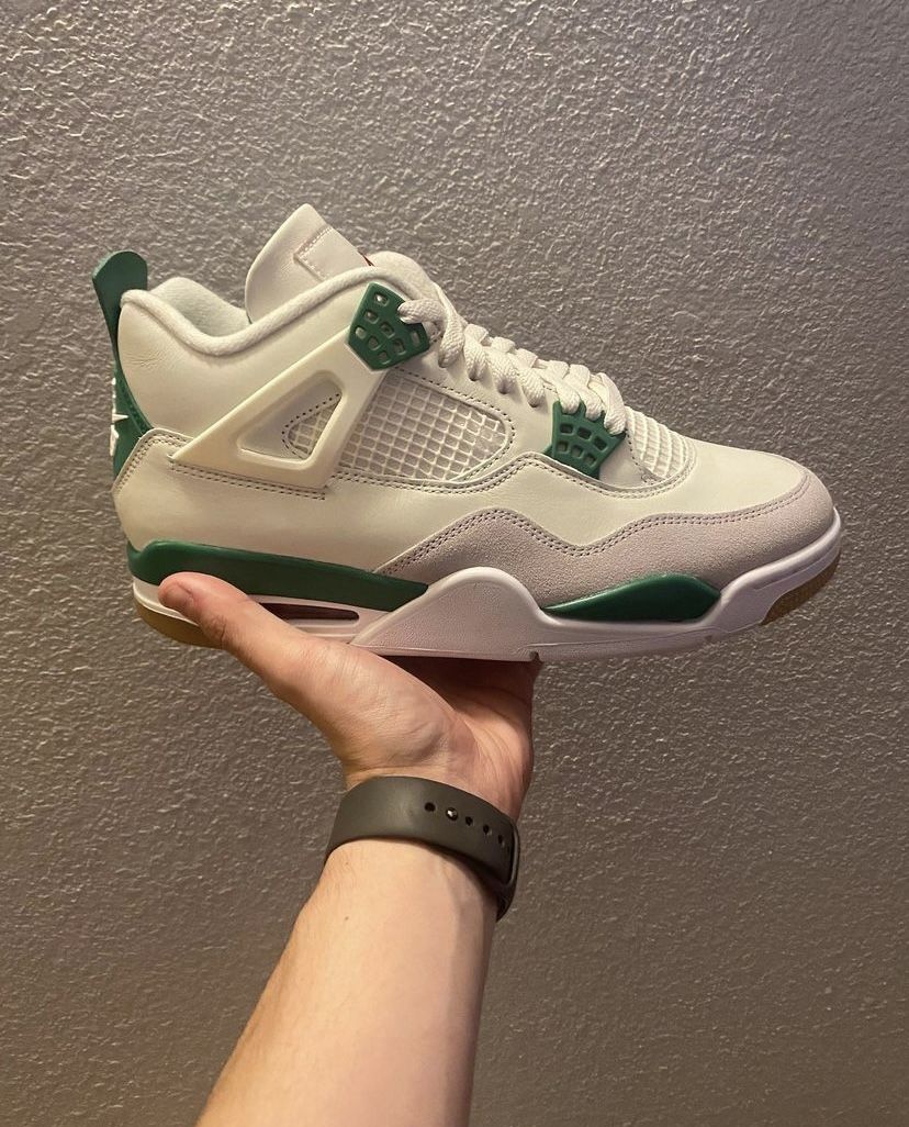 Jordan 4 SB