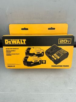 DEWALT. 20V MAX Lithium Ion (2) 5.0Ah Starter  Kit.