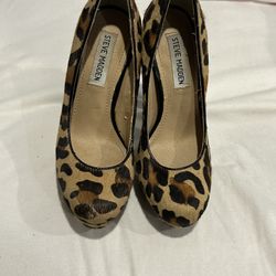 Steve Madden Leopard Pump