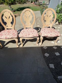 White wash wooden chairs sturdy/ strong (3) need screws for the seats