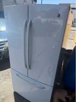 GE white refrigerator  French door 36”w