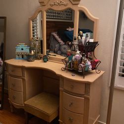 Make up vanity