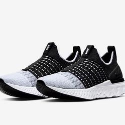 Women’s Size 11 Nike React Phantom Run Flyknit 2 Shoes Black White new 