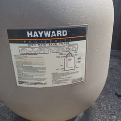 Hayward 24" Pool Sand Filter With Pump.